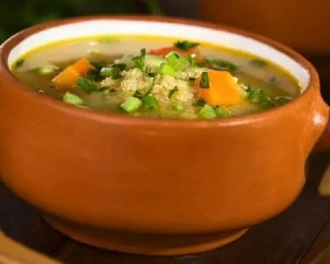 Soupe de légumes au quinoa
